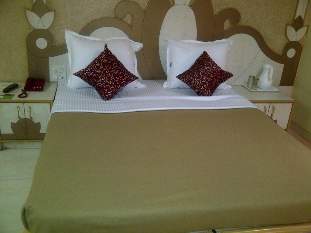 Om Sai Palace Hotel Пюн Стая снимка